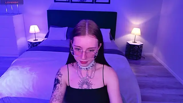 Snapshot of AlexisBliss chatting on 29, 6, 2026 AlexisBliss online show from 29, 6, 2026