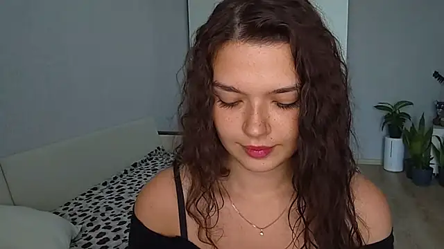 Snapshot of Vicki_queen chatting on 8, 7, 2026 Vicki queen online show from 8, 7, 2026