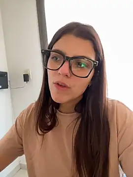 lilylovelesss online show from 17, 6, 2026