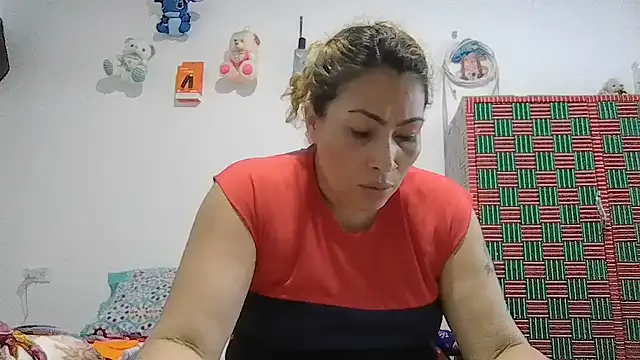 Snapshot of Layla-Astrum chatting on 5, 6, 2026 Layla-Astrum online show from 5, 6, 2026