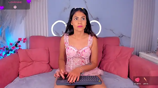 LunaRossie  online show from 19, 6, 2026