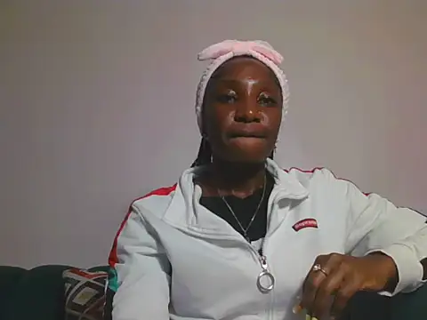 Hornycammy23 online show from 13, 6, 2026