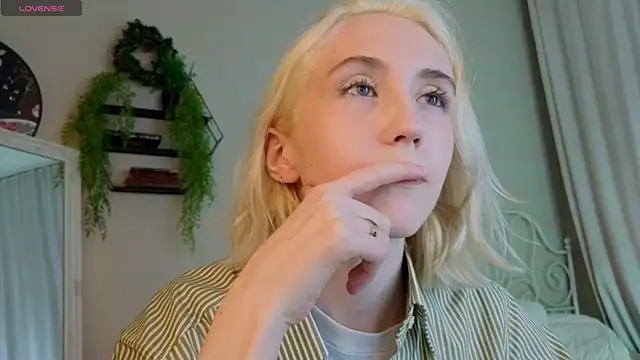 Elen  Moore online show from 29, 5, 2026