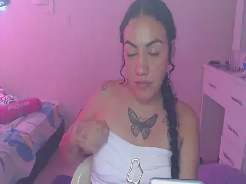 Snapshot of laila_silk chatting on 22, 5, 2026 laila silk online show from 22, 5, 2026