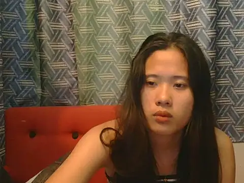 Snapshot of petiteasian_pinaygirl chatting on 16, 6, 2026 petiteasian pinaygirl online show from 16, 6, 2026