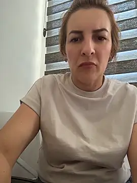 Snapshot of Hot-Milf4U chatting on 4, 6, 2026 Hot-Milf4U online show from 4, 6, 2026