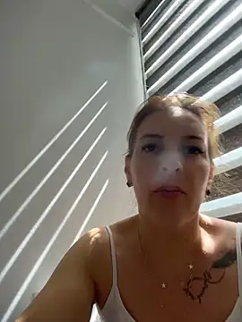 Snapshot of Hot-Milf4U chatting on 14, 6, 2026 Hot-Milf4U online show from 14, 6, 2026