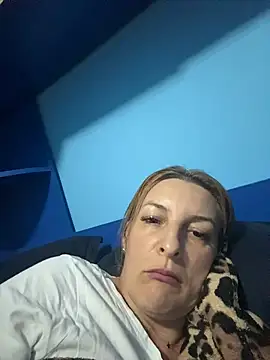 Snapshot of Hot-Milf4U chatting on 11, 6, 2026 Hot-Milf4U online show from 11, 6, 2026