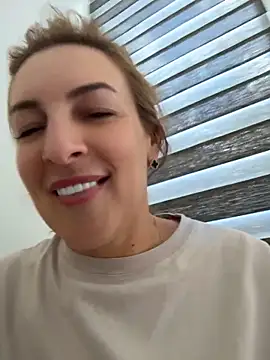 Snapshot of Hot-Milf4U chatting on 5, 6, 2026 Hot-Milf4U online show from 5, 6, 2026