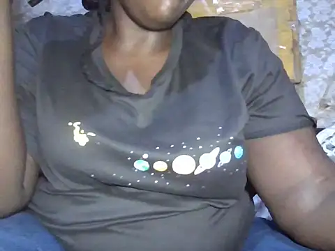 Snapshot of queenrosa3 chatting on 6, 7, 2026 queenrosa3 online show from 6, 7, 2026