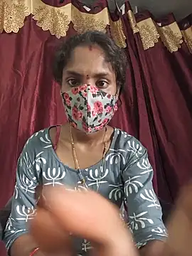 Snapshot of reshma124 chatting on 8, 6, 2026 reshma124 online show from 8, 6, 2026