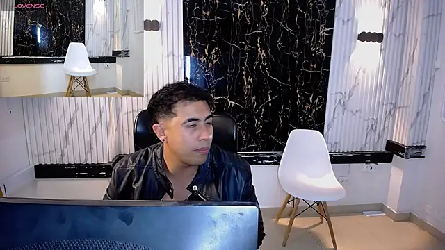 Kyomi Hunt online show from 25, 5, 2026