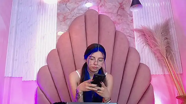 Kyomi Hunt online show from 28, 6, 2026