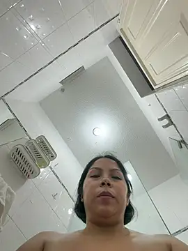 ISABELLA  LUNA online show from 1, 7, 2026