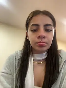 Snapshot of Hanna_Cruz_ chatting on 8, 6, 2026 Hanna Cruz online show from 8, 6, 2026