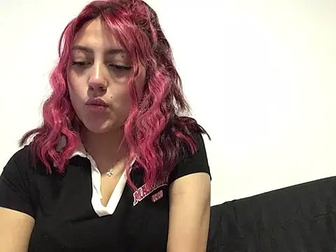 Emma Cut online show from 6, 6, 2026