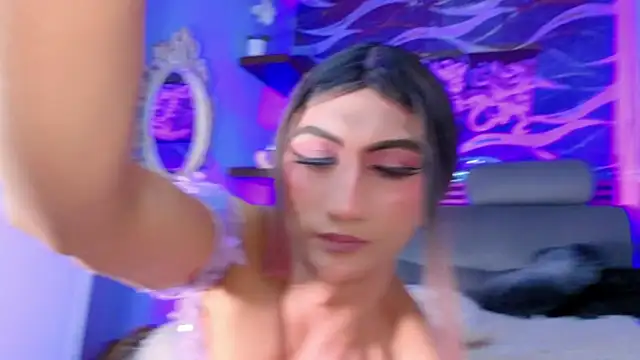 Snapshot of Cloee_cameron chatting on 17, 6, 2026 Cloee cameron online show from 17, 6, 2026