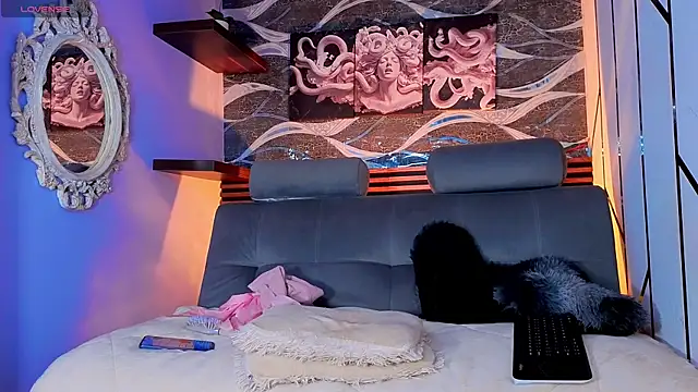 Snapshot of Cloee_cameron chatting on 24, 6, 2026 Cloee cameron online show from 24, 6, 2026