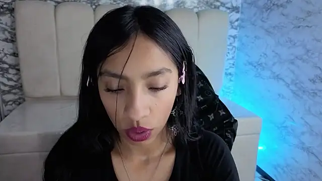Adarasuri v online show from 11, 6, 2026