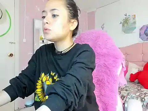 ivyyemerald  online show from 23, 5, 2026