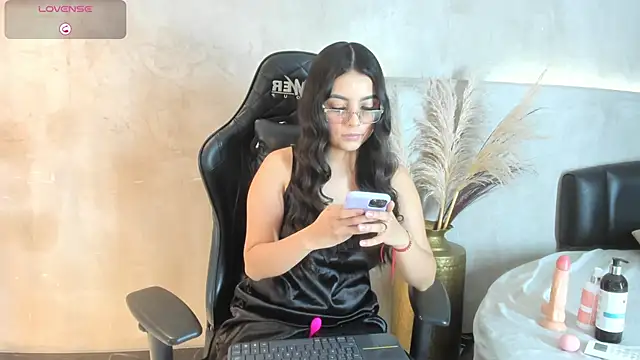 Alana cutte online show from 24, 5, 2026