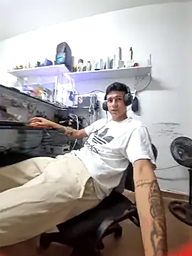 tom latin online show from 31, 5, 2026