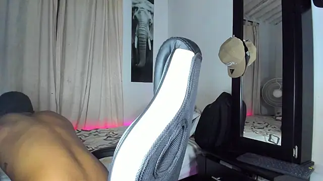 Snapshot of LucasWatsonnn chatting on 9, 6, 2026 LucasWatsonnn online show from 9, 6, 2026
