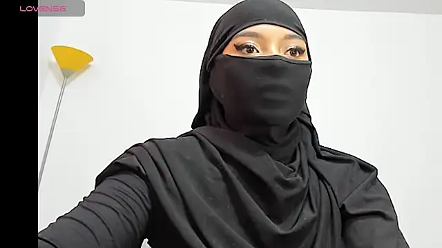 Snapshot of Samira_1 chatting on 23, 5, 2026 Samira 1 online show from 23, 5, 2026