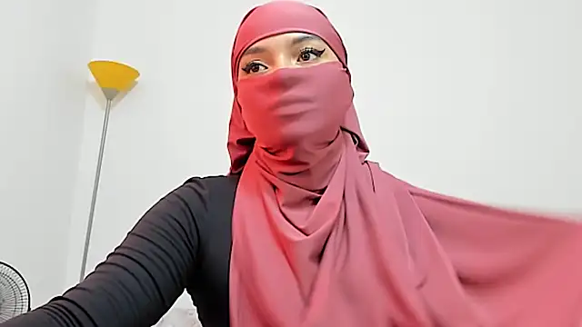 Snapshot of Samira_1 chatting on 28, 5, 2026 Samira 1 online show from 28, 5, 2026