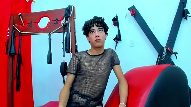 boy max latin online show from 21, 5, 2026