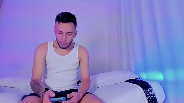  Kevin xxx online show from 5, 10, 2025