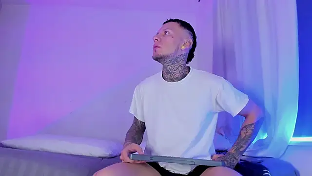  Kevin xxx online show from 8, 11, 2025