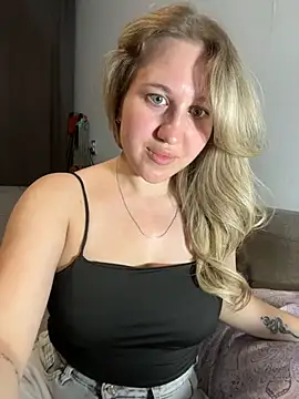 Snapshot of MarieHeartt chatting on 18, 6, 2026 MarieHeartt online show from 18, 6, 2026
