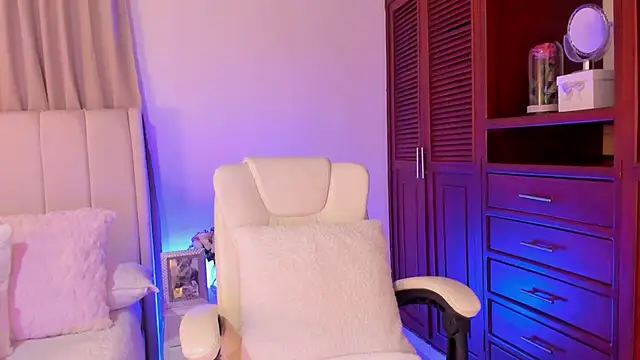 Alannawolff online show from 3, 6, 2026