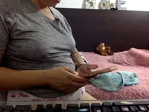 Snapshot of mommy-flabia chatting on 18, 7, 2026 mommy-flabia online show from 18, 7, 2026