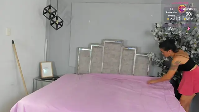 Sofiawonderr online show from 14, 6, 2026