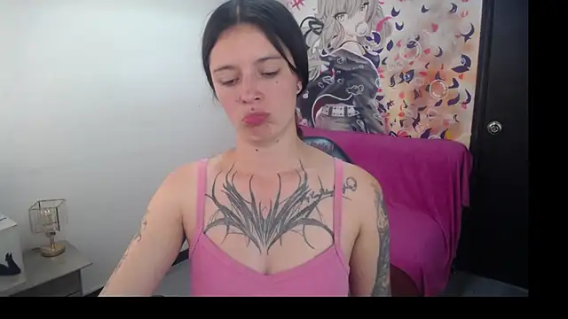Lucia evans22 online show from 17, 6, 2026