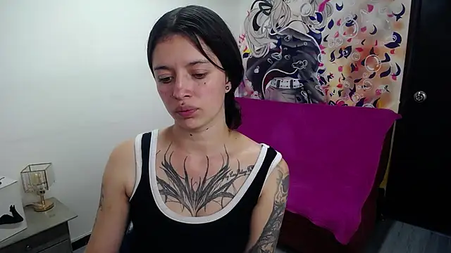 Lucia evans22 online show from 9, 6, 2026