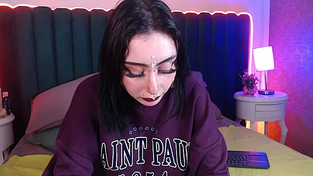 Scarleth Fg  online show from 27, 5, 2026