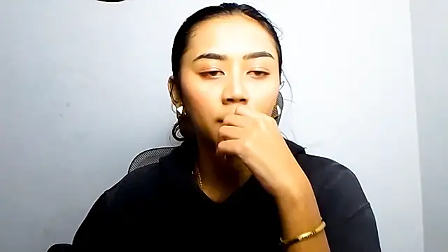 Snapshot of KristieOrtmann chatting on 3, 6, 2026 KristieOrtmann online show from 3, 6, 2026