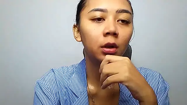 Snapshot of KristieOrtmann chatting on 8, 7, 2026 KristieOrtmann online show from 8, 7, 2026