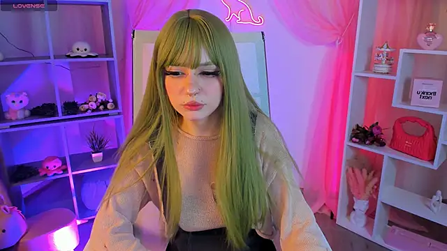 YunaLeaf online show from 25, 5, 2026