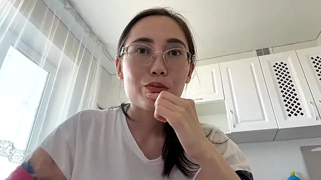 VickieTrudo online show from 14, 7, 2026