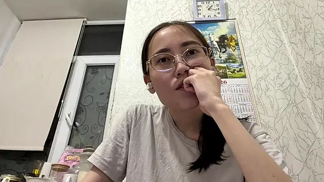 VickieTrudo online show from 8, 6, 2026