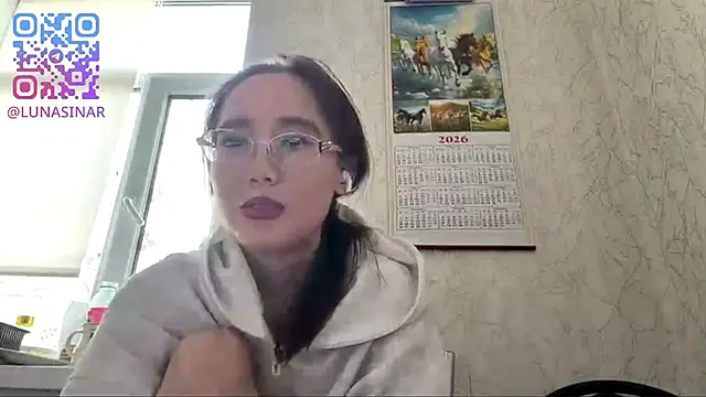 VickieTrudo online show from 11, 6, 2026