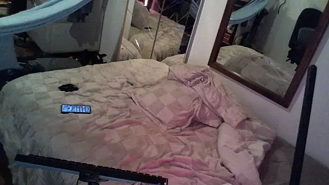 Clevername90 online show from 25, 9, 2025