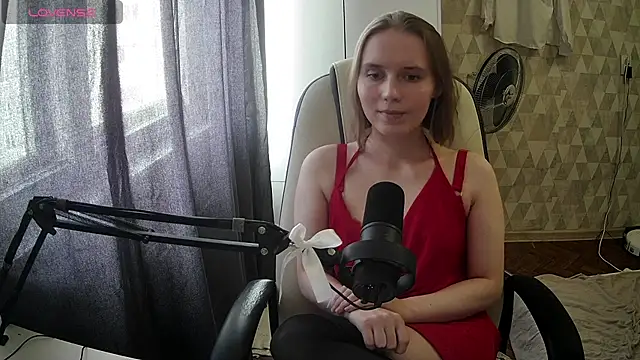 Mia liss  online show from 1, 6, 2026