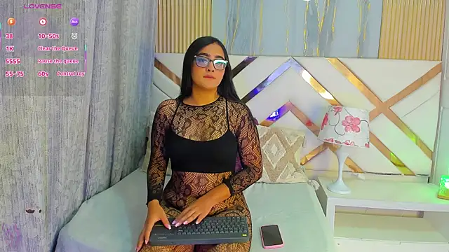 KaylaDavies online show from 6, 7, 2026