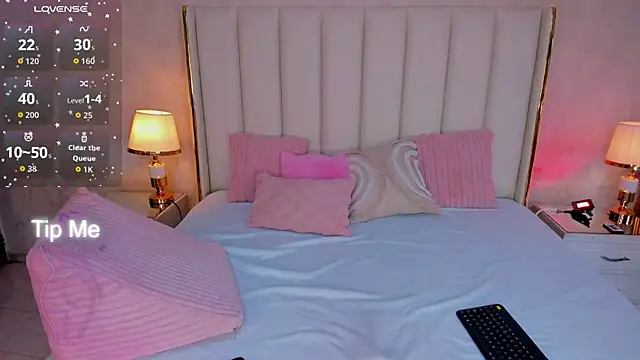KaylaDavies online show from 9, 6, 2026