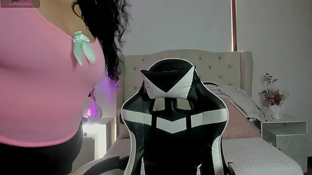 JadeBellee online show from 13, 6, 2026